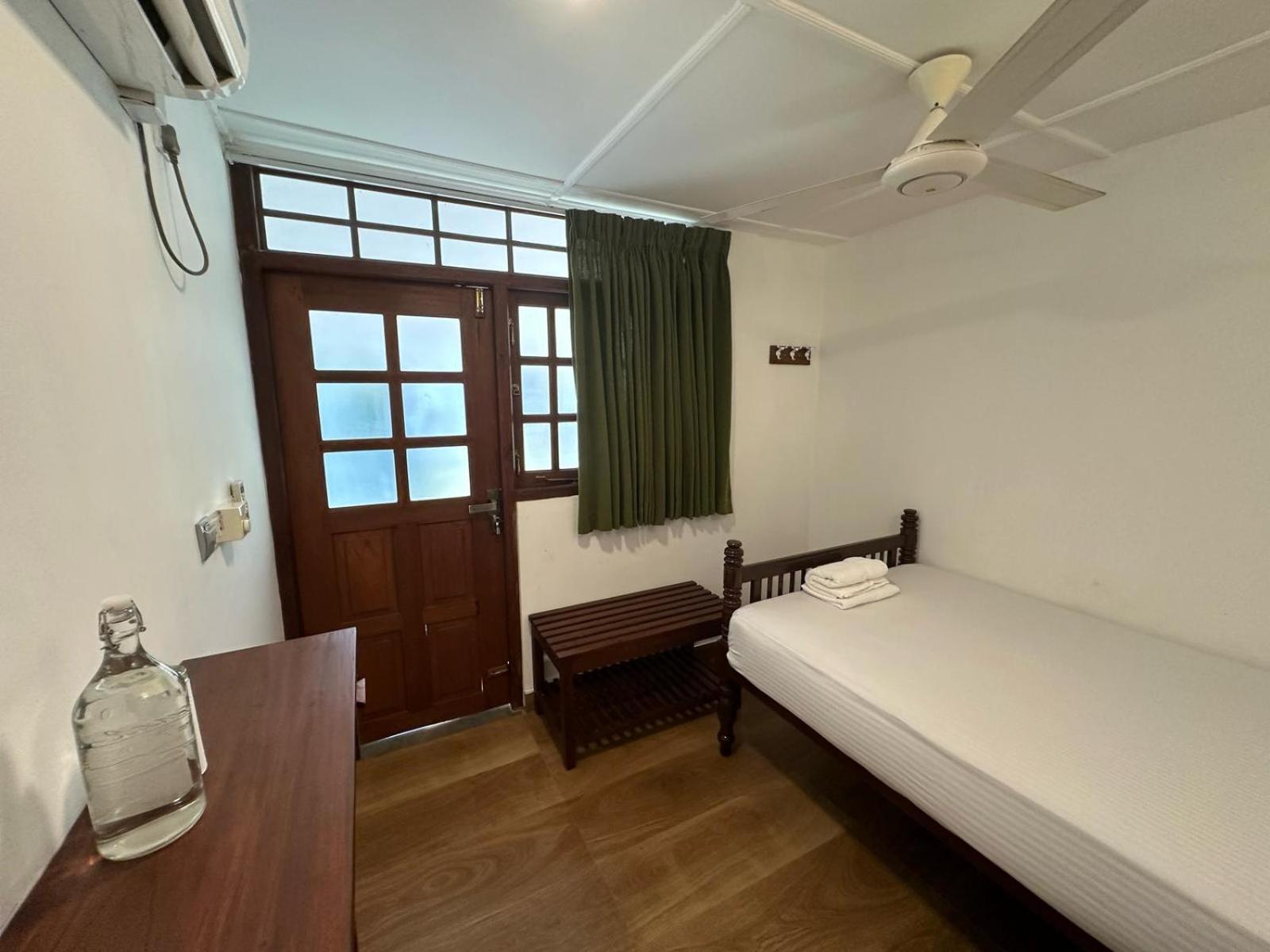 Hamilton House Hotel Negombo Exterior photo