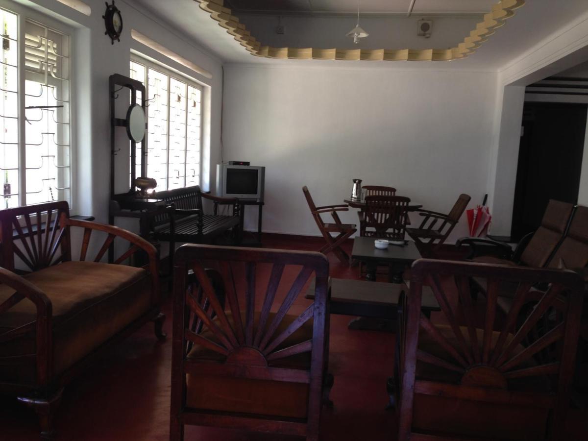 Hamilton House Hotel Negombo Exterior photo
